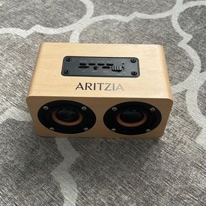 Aritzia bluetooth speaker